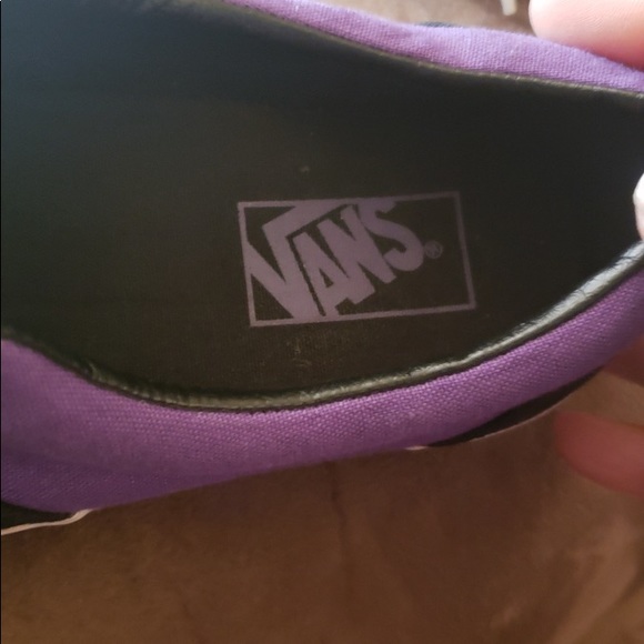 Vans - Picture 3 of 3